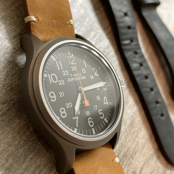 Timex Expedition Scout Watch with 2 Leather Bands - Picture 3 of 11